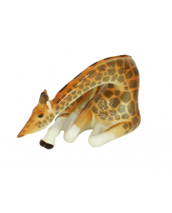 LOMONOSOV IMPERIAL PORCELAIN FIGURINE GIRAFFE WITH HEAD DOWN 
