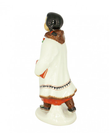 LOMONOSOV IMPERIAL PORCELAIN FIGURINE ESKIMO GIRL WITH FLOWER