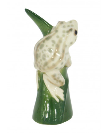 LOMONOSOV IMPERIAL PORCELAIN FIGURINE FROG ON LEAF